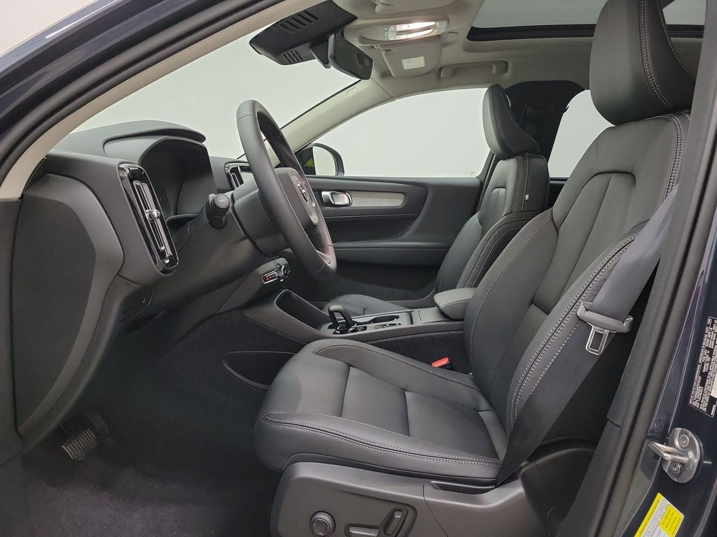 2026 Volvo XC40 B4 Core