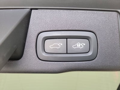 2023 Volvo XC60 B5 Ultimate Bright Theme