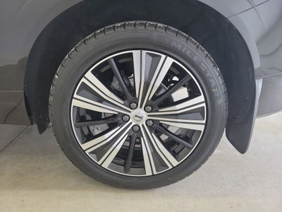 2023 Volvo XC60 B5 Ultimate Bright Theme