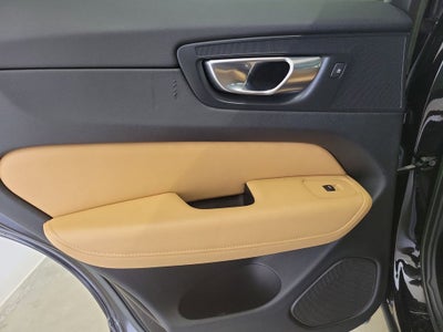 2023 Volvo XC60 B5 Ultimate Bright Theme