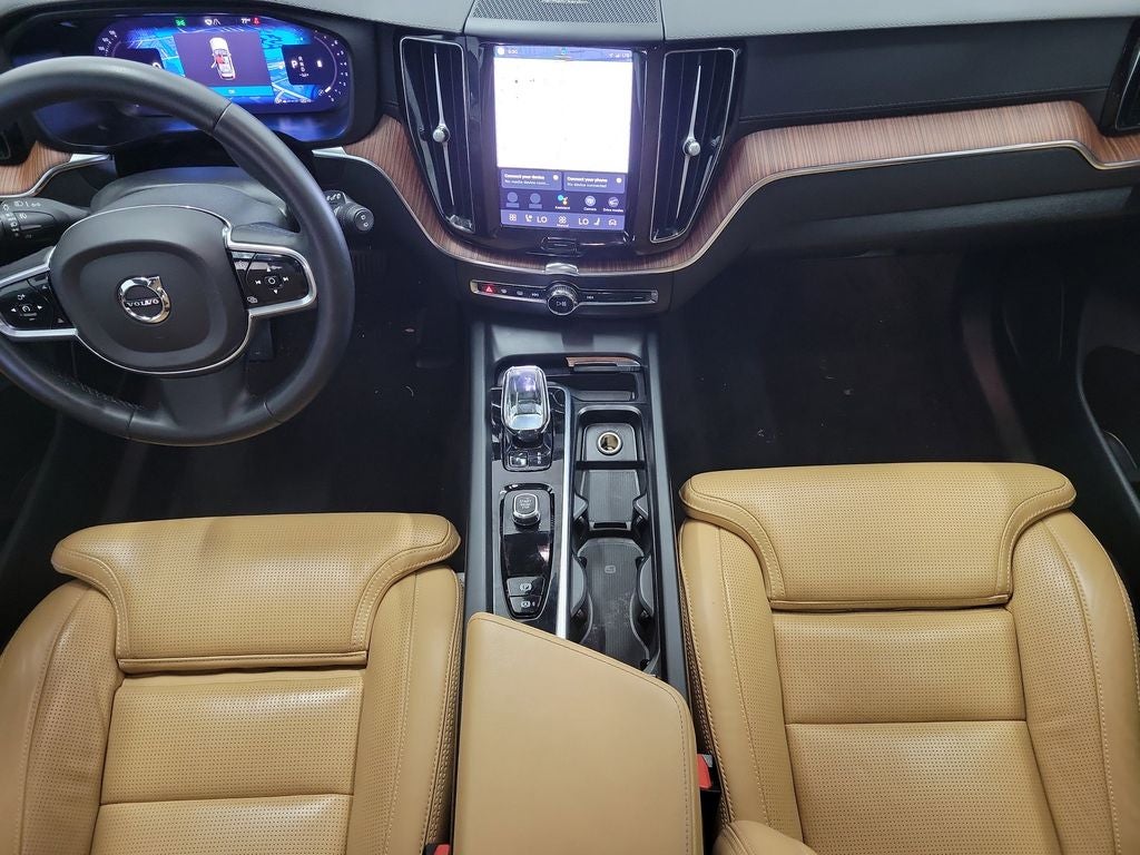 2023 Volvo XC60 B5 Ultimate Bright Theme