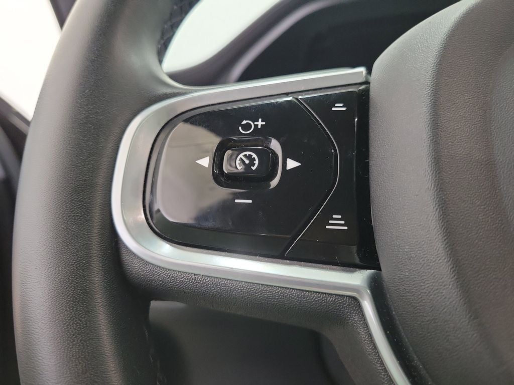 2023 Volvo XC60 B5 Ultimate Bright Theme