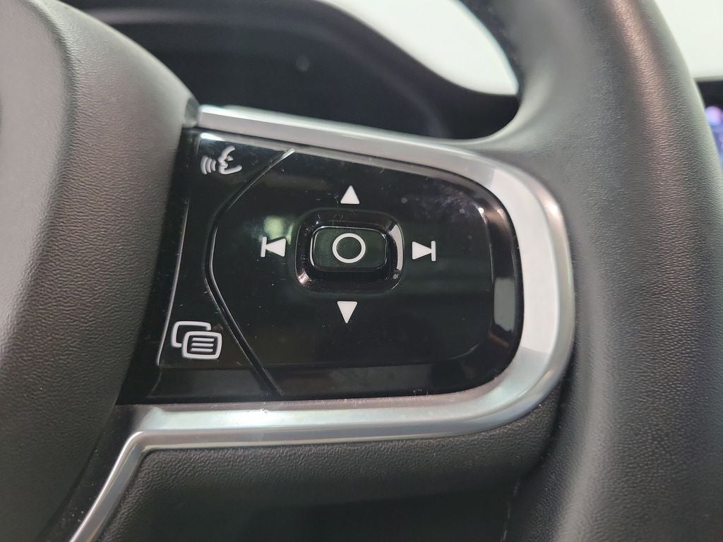 2023 Volvo XC60 B5 Ultimate Bright Theme