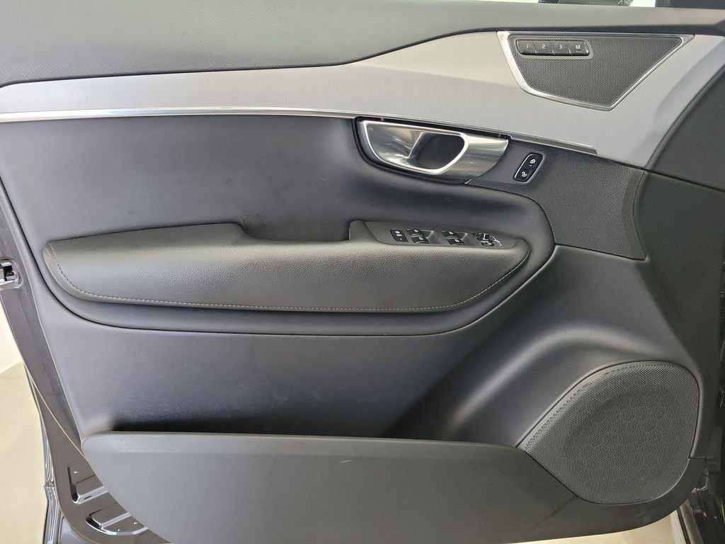 2023 Volvo XC90 B5 Core