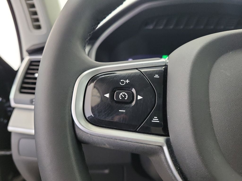 2023 Volvo XC90 B5 Core