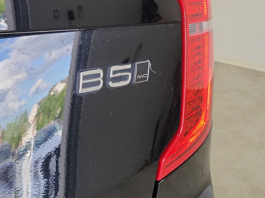 2023 Volvo XC90 B5 Core