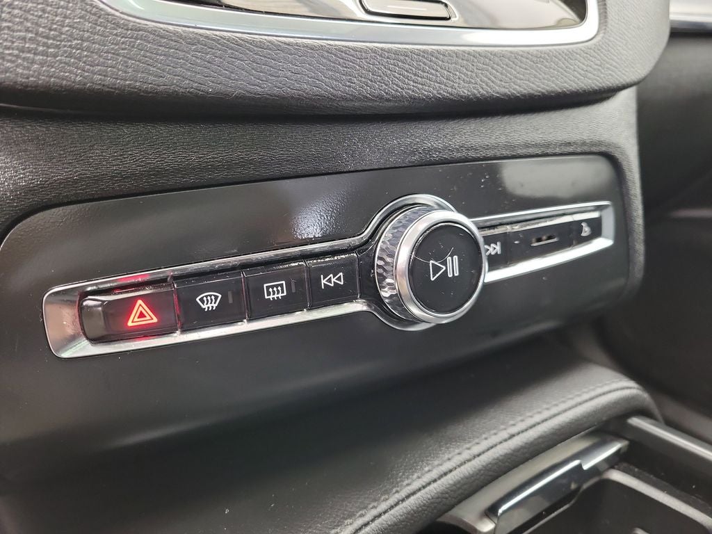 2023 Volvo XC90 B5 Core