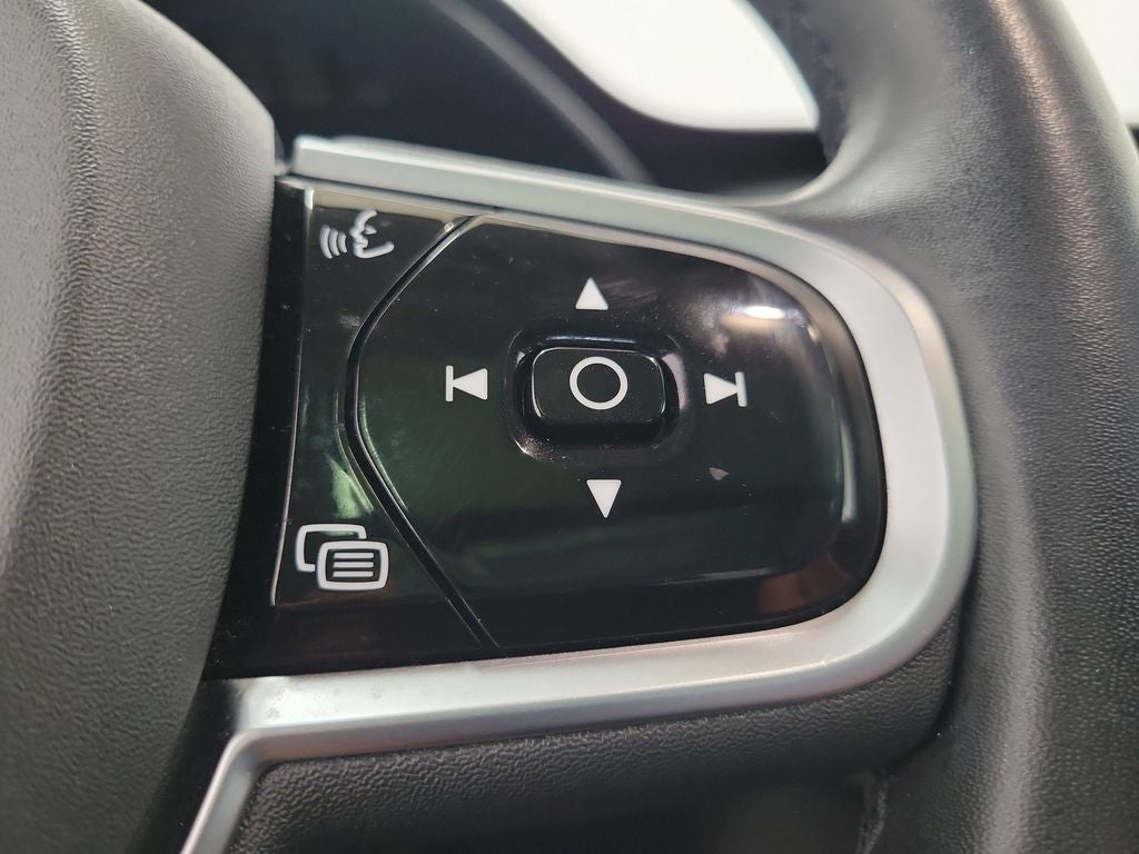 2023 Volvo XC90 B5 Core