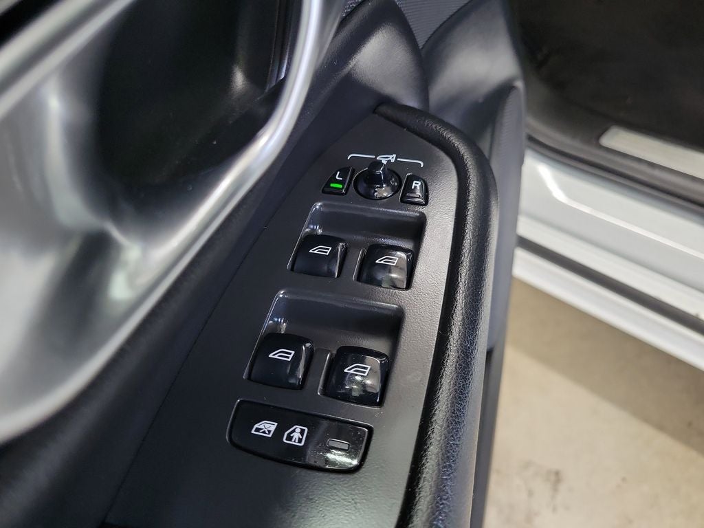 2023 Volvo XC90 B5 Core
