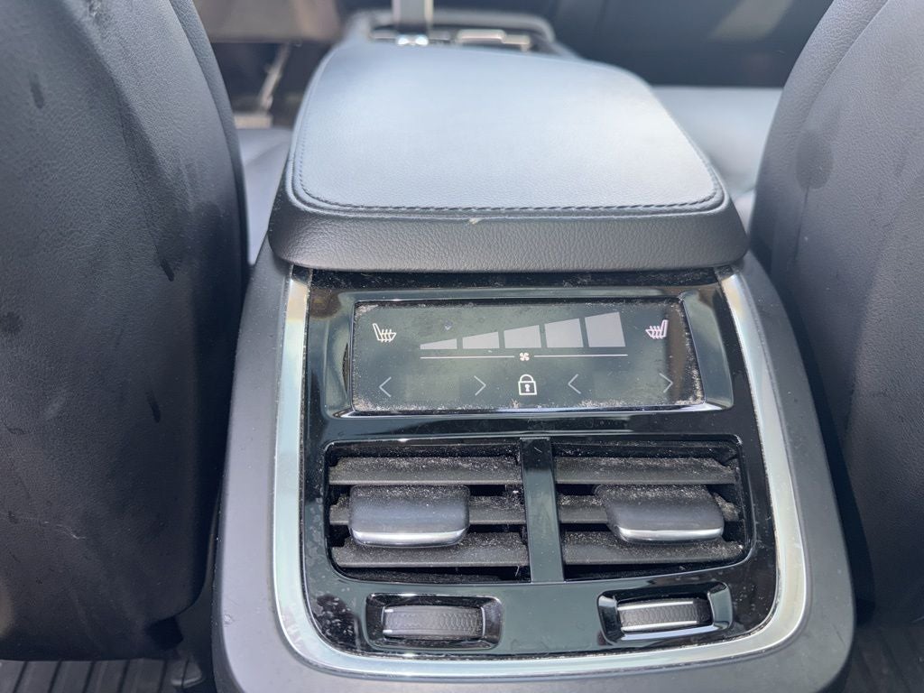 2023 Volvo XC90 B5 Core