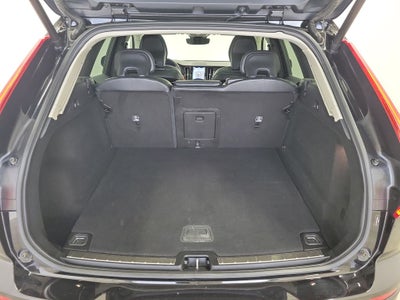 2023 Volvo XC60 B5 Plus Dark Theme