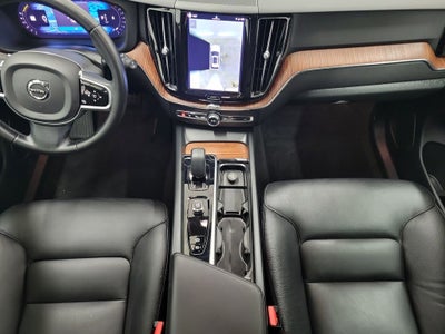 2023 Volvo XC60 B5 Plus Dark Theme