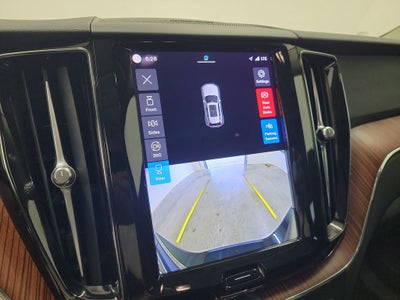 2023 Volvo XC60 B5 Plus Dark Theme