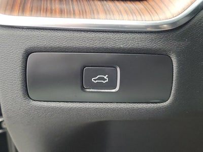 2023 Volvo XC60 B5 Plus Dark Theme