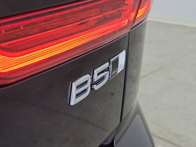 2023 Volvo XC60 B5 Plus Dark Theme