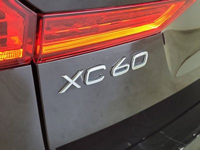 2023 Volvo XC60 B5 Plus Dark Theme