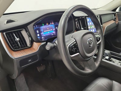 2023 Volvo XC60 B5 Plus Dark Theme