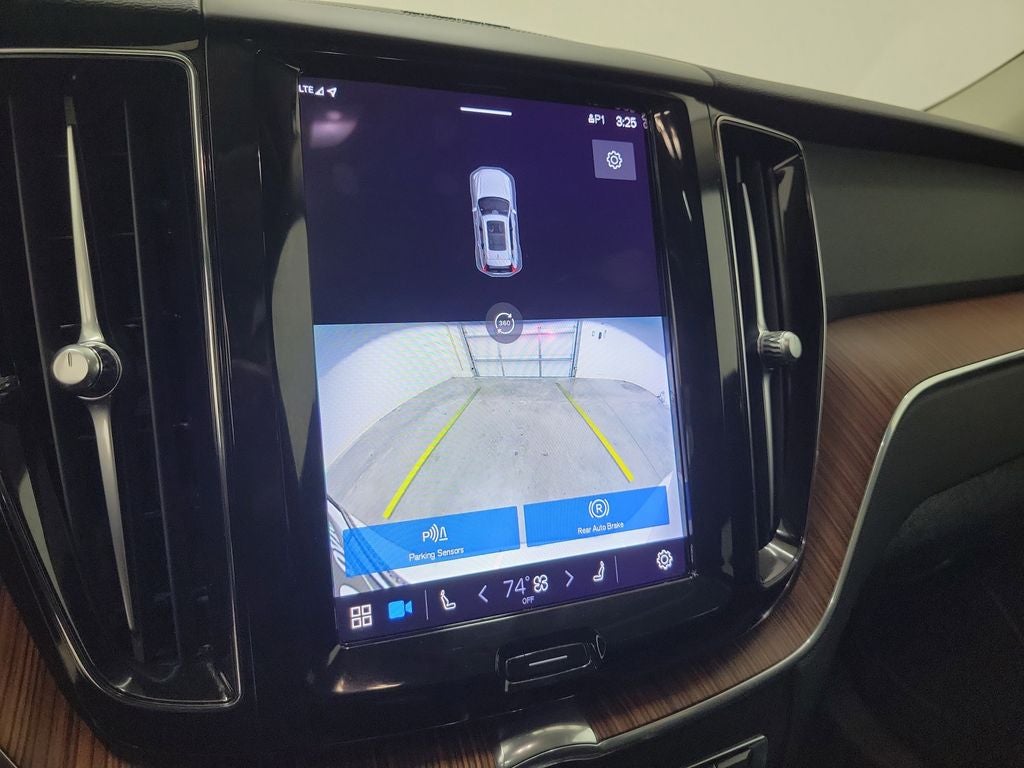 2023 Volvo XC60 B5 Plus Dark Theme