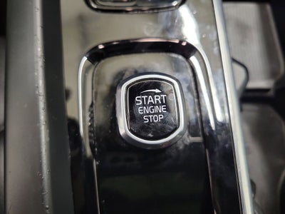 2023 Volvo XC60 B5 Plus Dark Theme