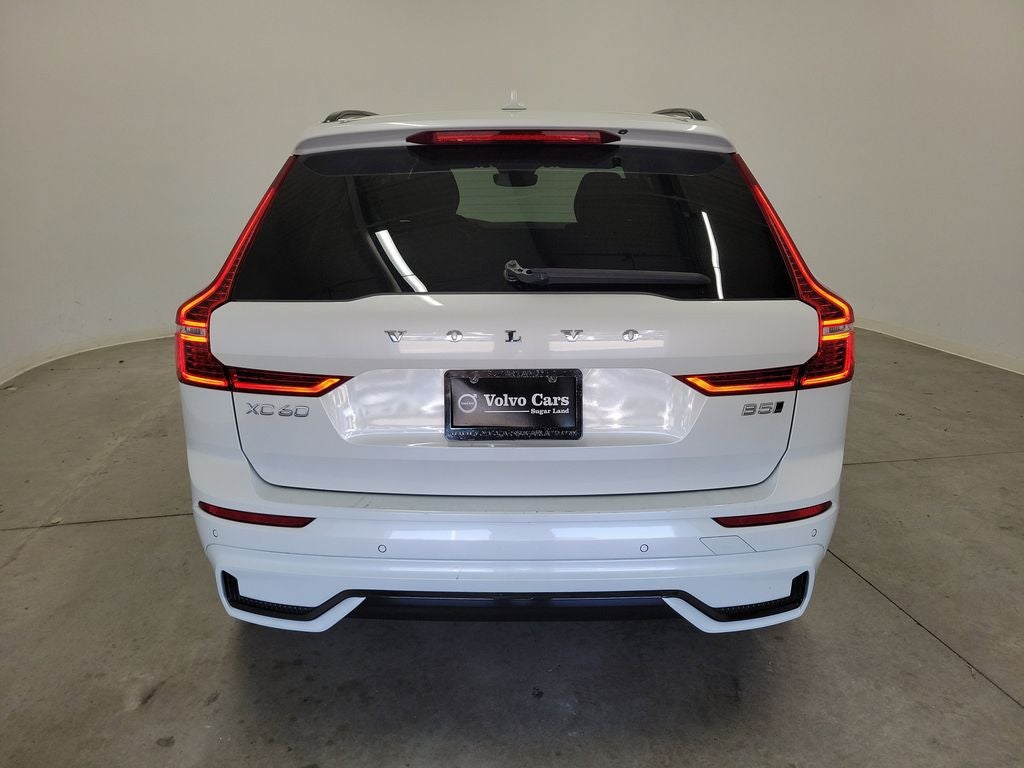 2023 Volvo XC60 B5 Plus Dark Theme