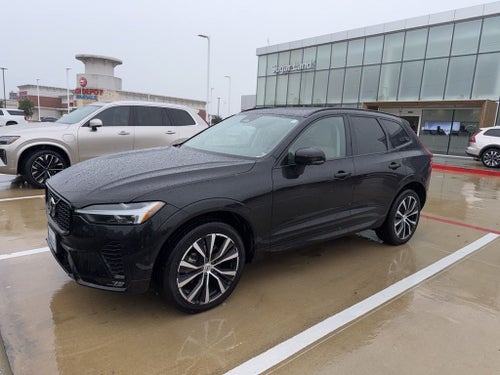 2023 Volvo XC60 B5 Plus Dark Theme
