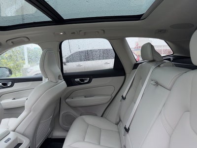 2023 Volvo XC60 B5 Plus Dark Theme