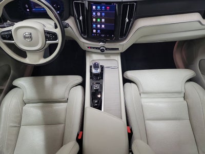 2023 Volvo XC60 B5 Ultimate Dark Theme