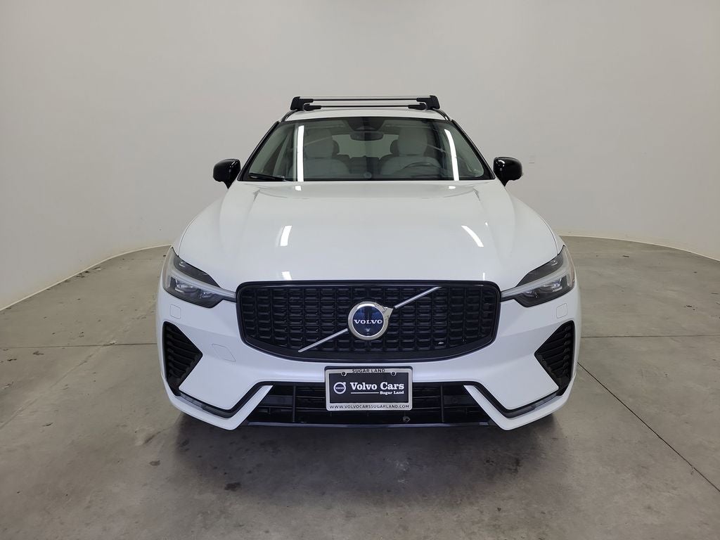 2023 Volvo XC60 B5 Ultimate Dark Theme