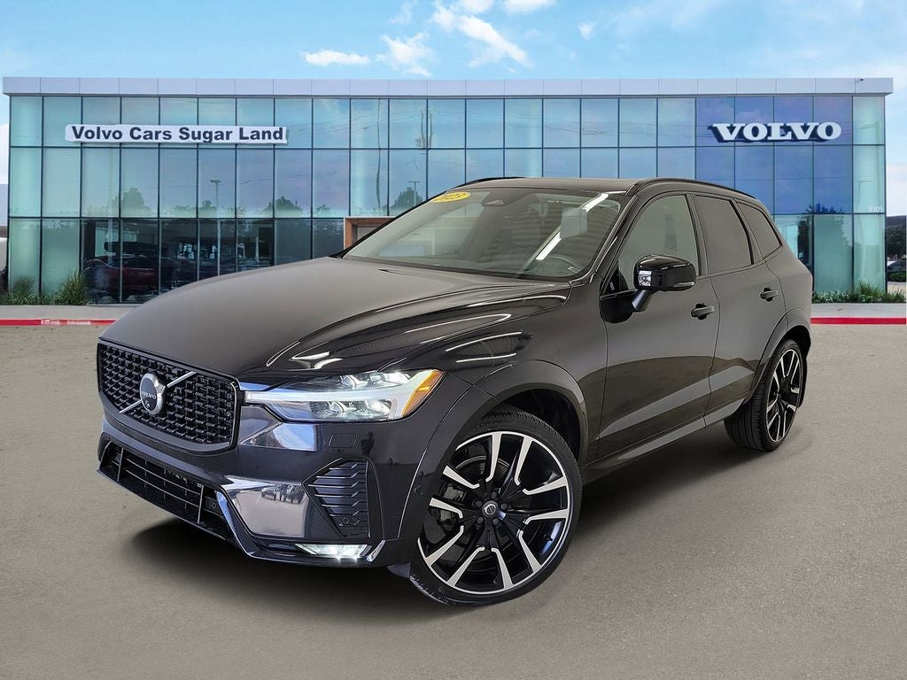 2023 Volvo XC60 B5 Ultimate Dark Theme