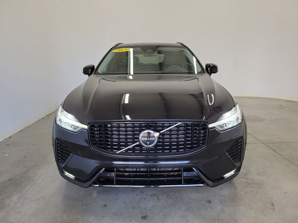 2023 Volvo XC60 B5 Ultimate Dark Theme