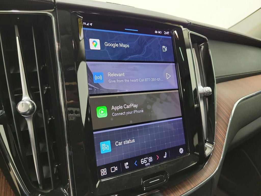 2023 Volvo XC60 B5 Ultimate Dark Theme