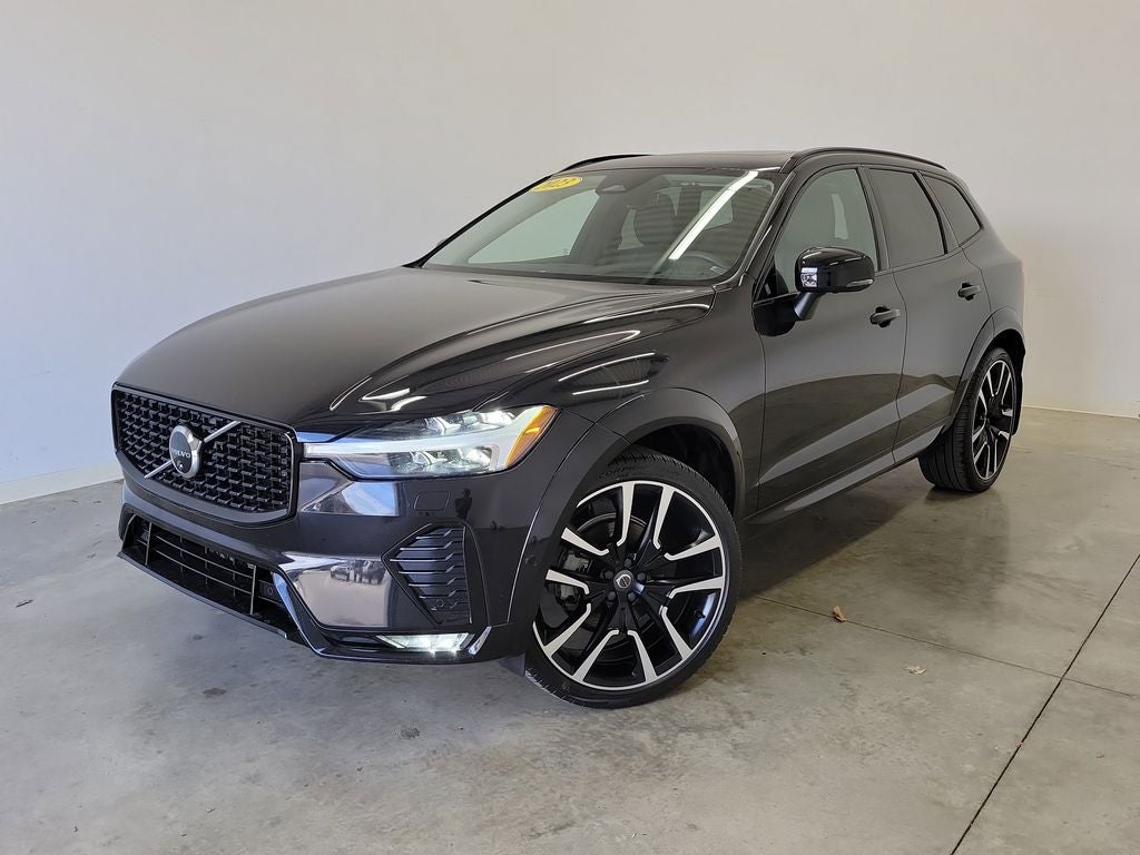 2023 Volvo XC60 B5 Ultimate Dark Theme