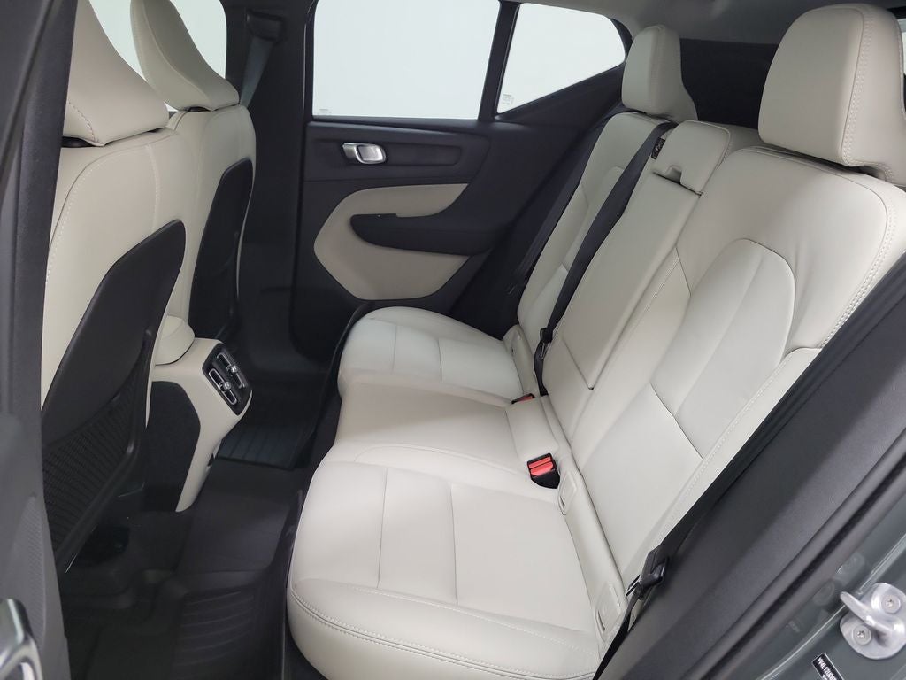 2026 Volvo XC40 B5 Plus