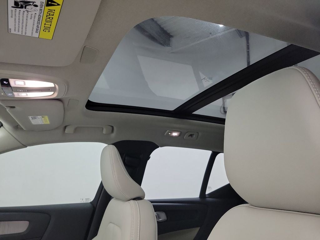 2026 Volvo XC40 B5 Plus