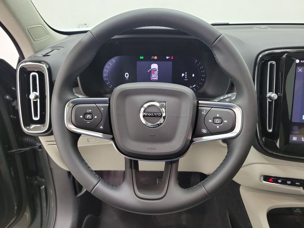 2026 Volvo XC40 B5 Plus