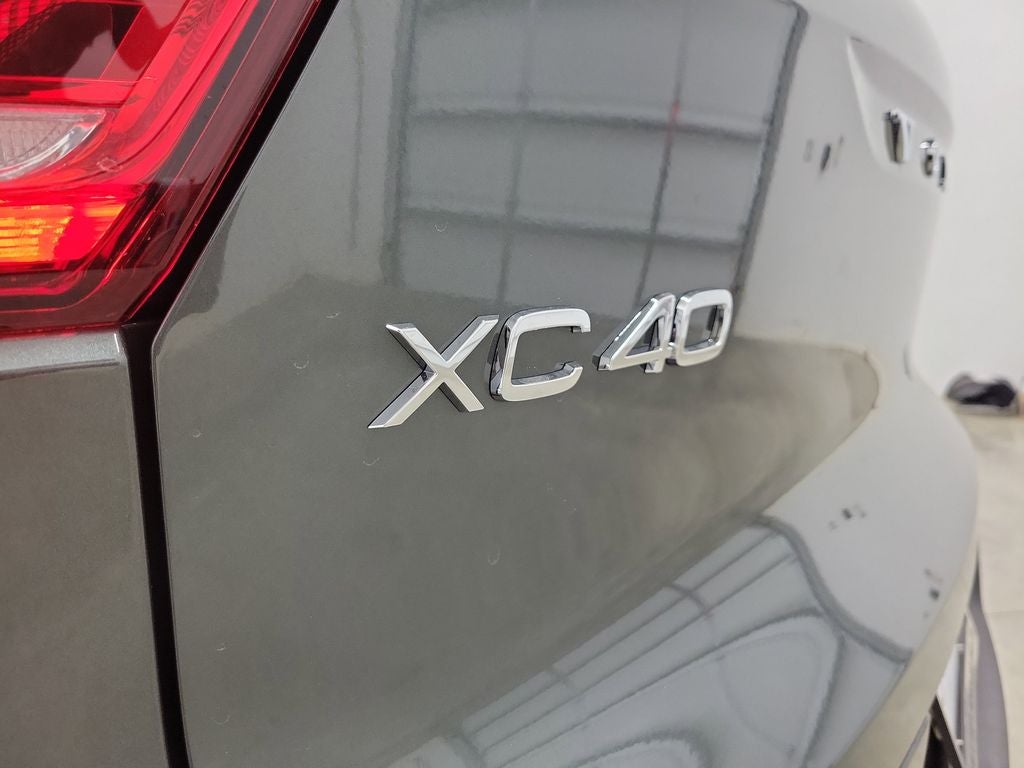 2026 Volvo XC40 B5 Plus