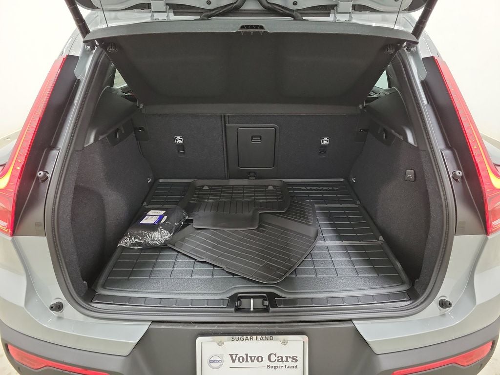 2026 Volvo XC40 B5 Plus