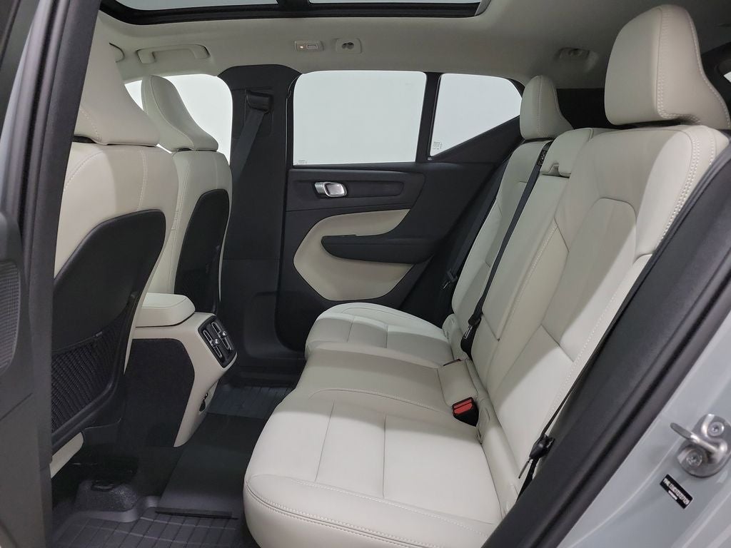 2026 Volvo XC40 B5 Plus