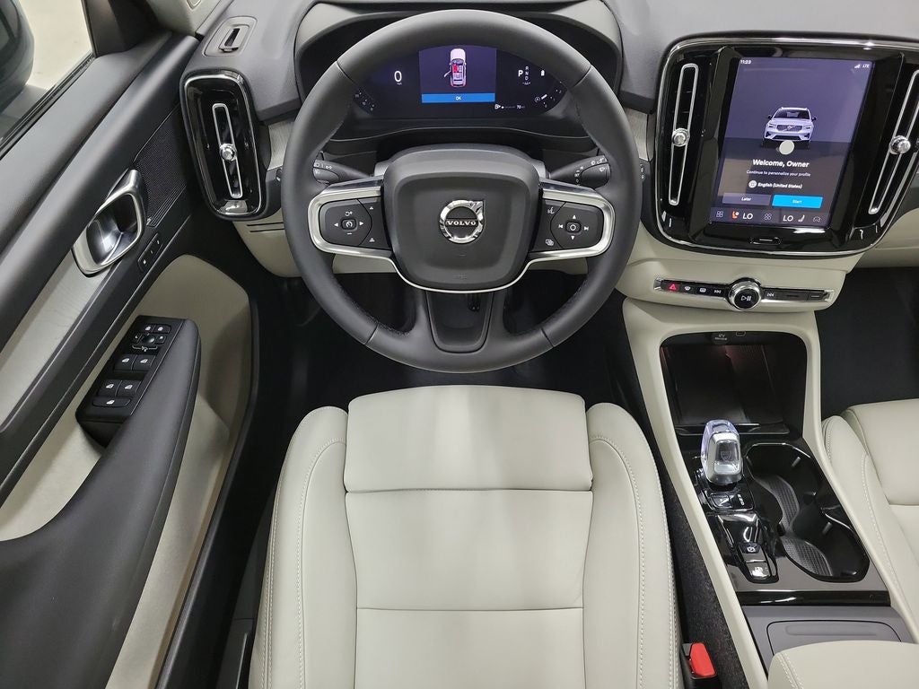 2026 Volvo XC40 B5 Plus