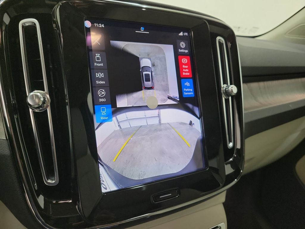 2026 Volvo XC40 B5 Plus