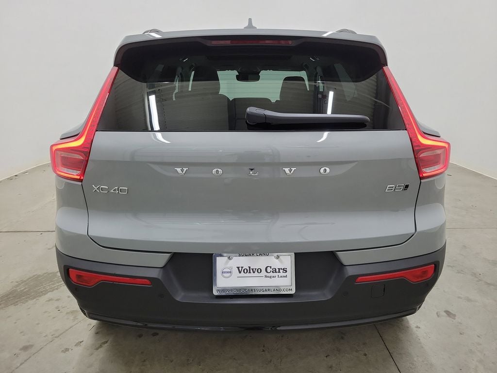 2026 Volvo XC40 B5 Plus