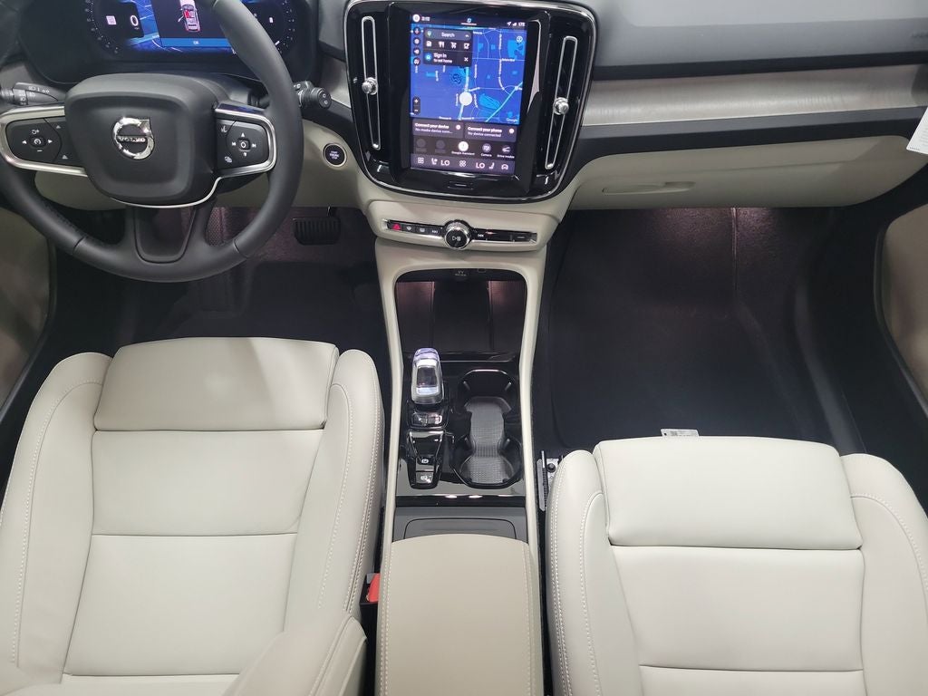 2026 Volvo XC40 B5 Plus