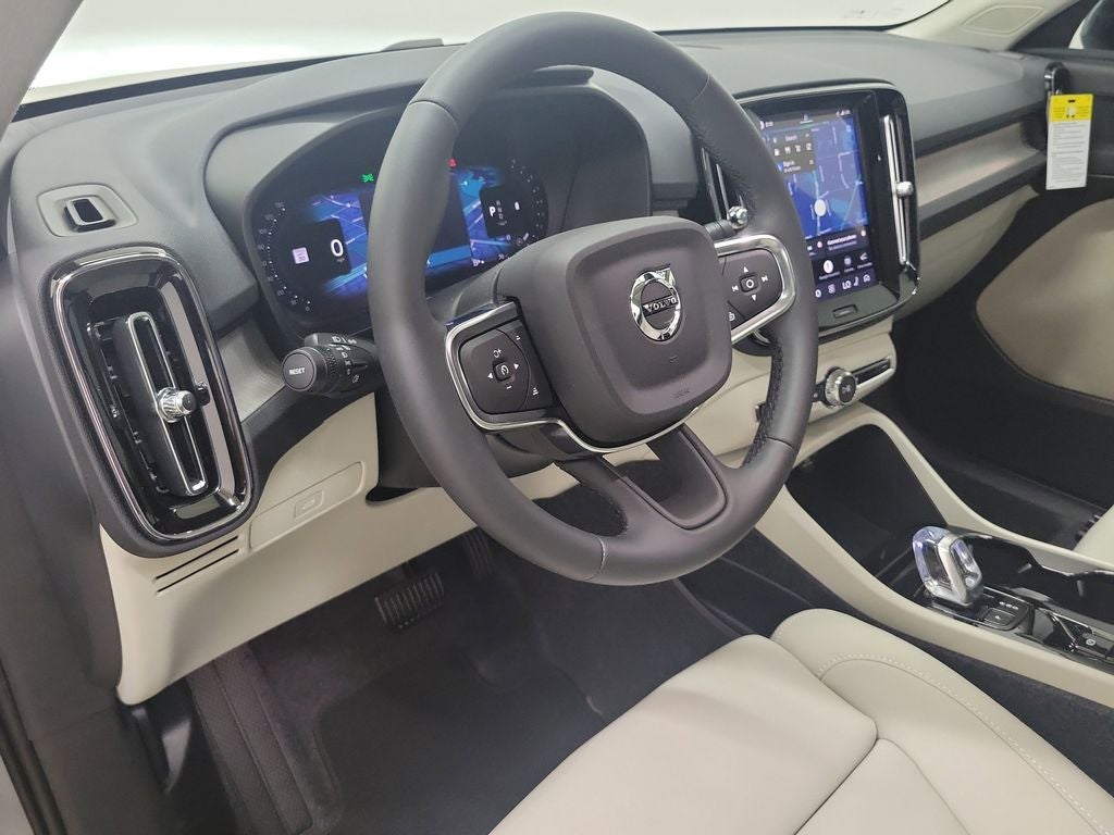 2026 Volvo XC40 B5 Plus