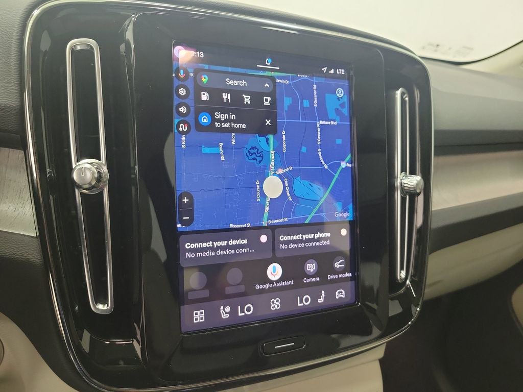 2026 Volvo XC40 B5 Plus
