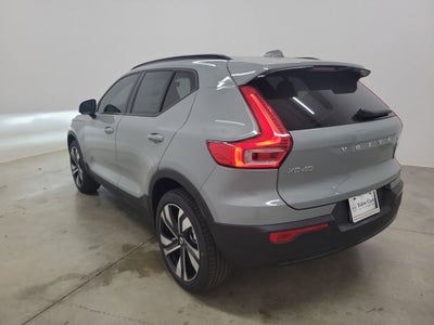 2026 Volvo XC40 B5 Plus
