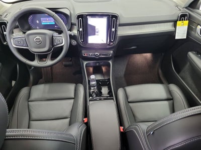 2026 Volvo XC40 B5 Plus