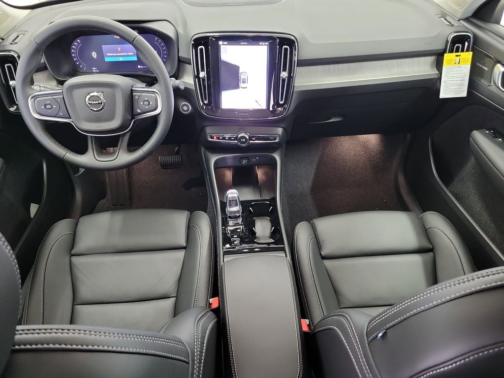 2026 Volvo XC40 B5 Plus