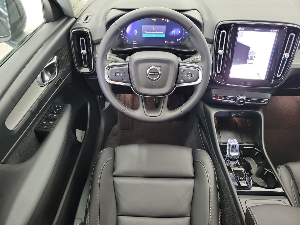 2026 Volvo XC40 B5 Plus