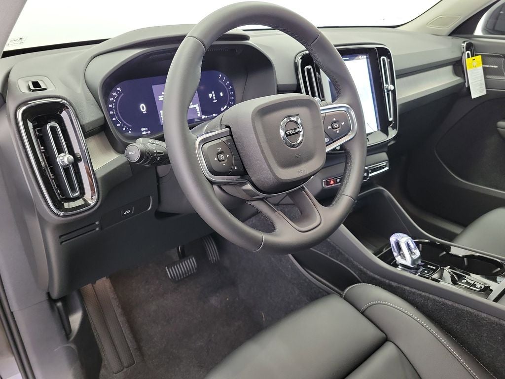 2026 Volvo XC40 B5 Plus