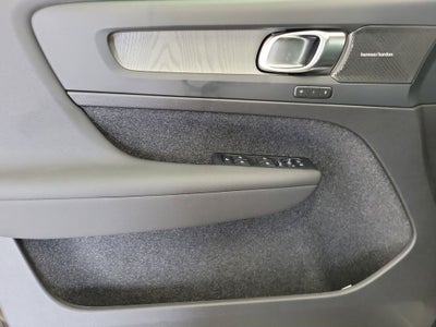 2026 Volvo XC40 B5 Plus